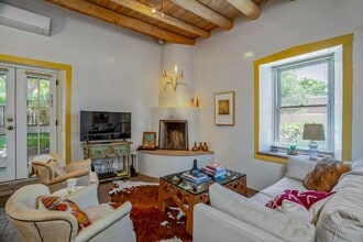 Building Photo - 573 W San Francisco St