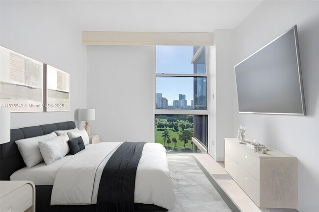 Foto del edificio - 20335 W Country Club Dr