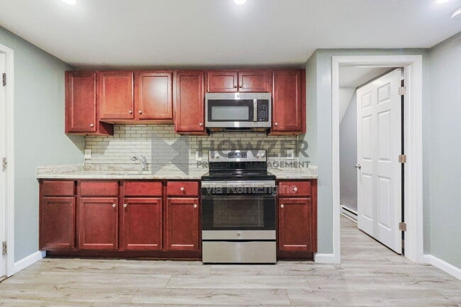 Building Photo - 4 E Broadway