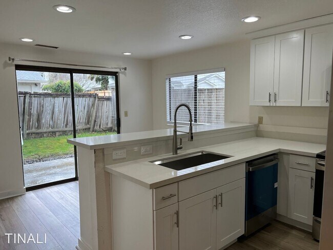 Foto del edificio - 3 br, 1.5 bath House - 3531 173rd CT NE