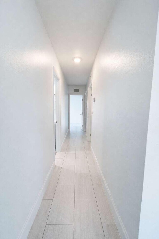 Foto del edificio - 1251 NE 211th Terrace