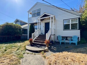 Building Photo - 5007 36th Ave NE