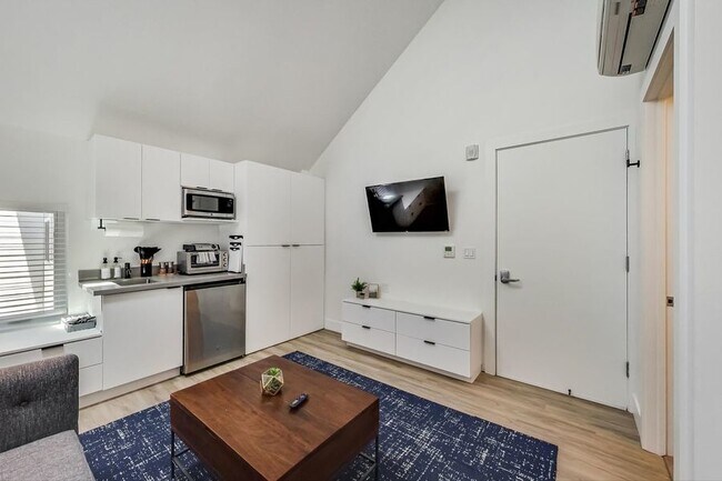 Building Photo - Artthaus Linden: New Luxury Apartment! 1 m...