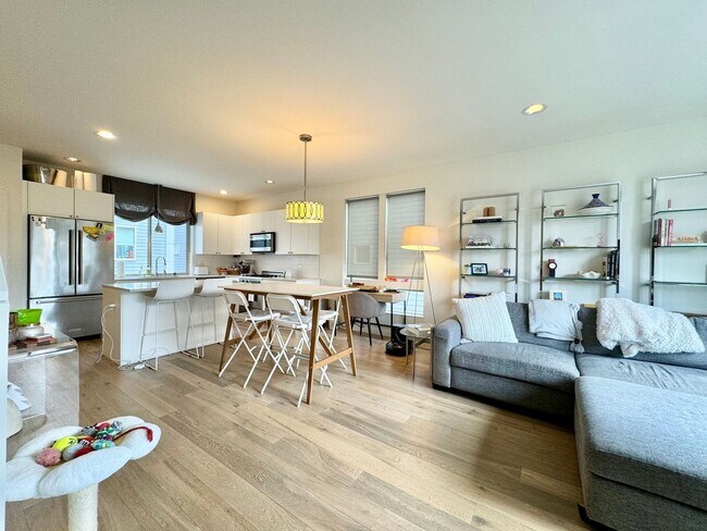 Foto del edificio - Ballard Townhome