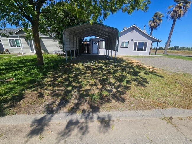 Foto del edificio - Home for Rent in Corning! 2 Bedroom 1 Bathroom PLUS Bonus Room