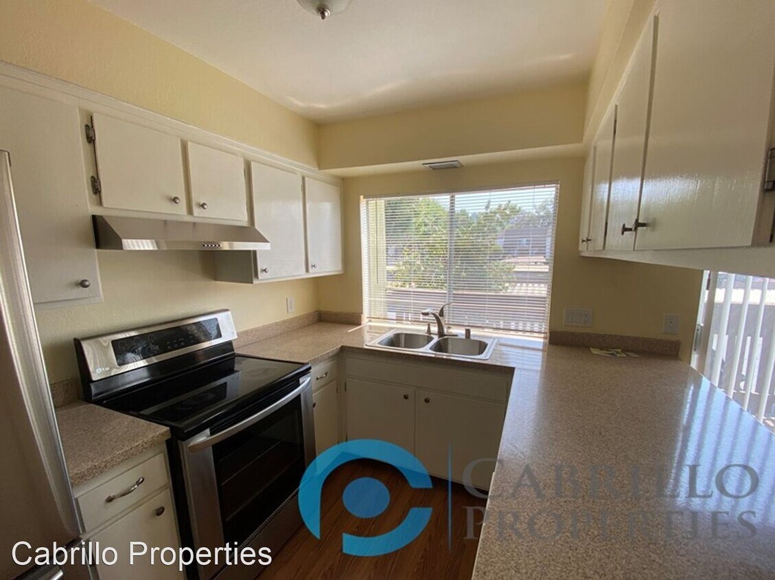 Primary Photo - 2 br, 1.5 bath House - 7982 Mission Center...