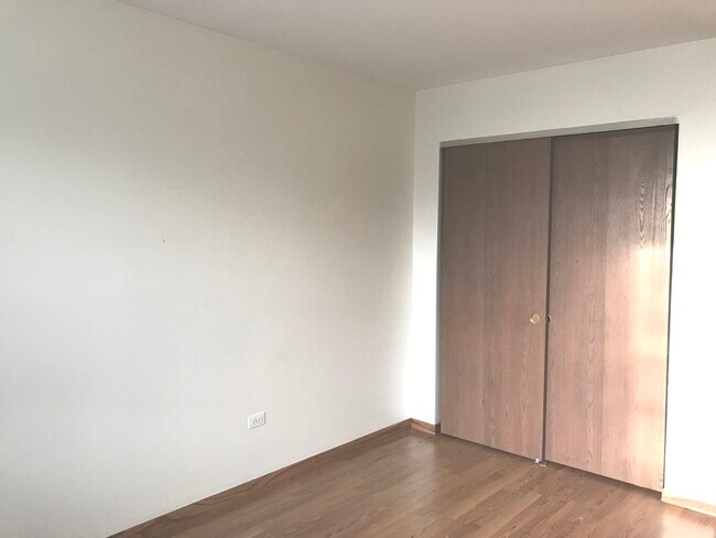 Foto del edificio - 1040 N Knollwood Dr