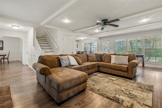 Foto del edificio - 6503 Misty Creek Dr