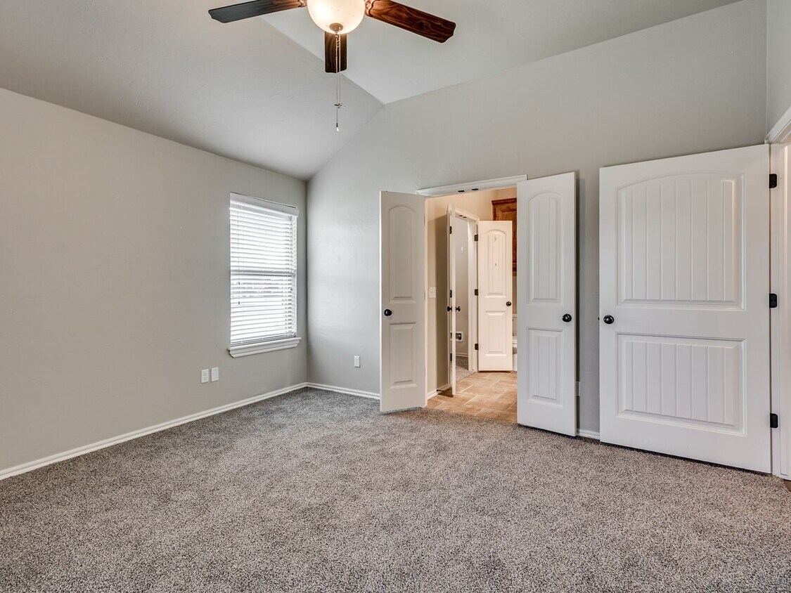 Photo - 8921 SW 55th Street