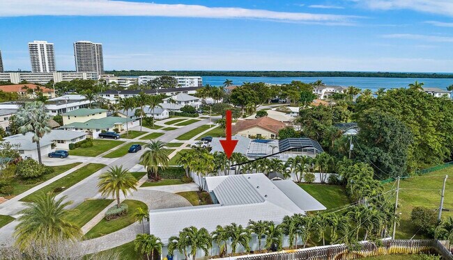 Building Photo - 130 Gulfstream Rd