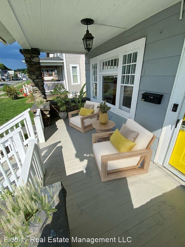 3 br, 1.5 bath House 30 Townsend Ave. House Rental in Newburgh, NY