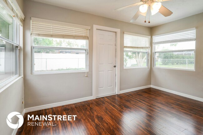 Building Photo - 610 Charlotte Ave