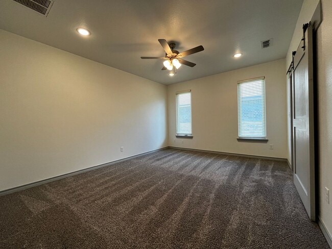 Building Photo - MOVE-IN SPECIAL: Fantastic 2 Story 4 Bed Home