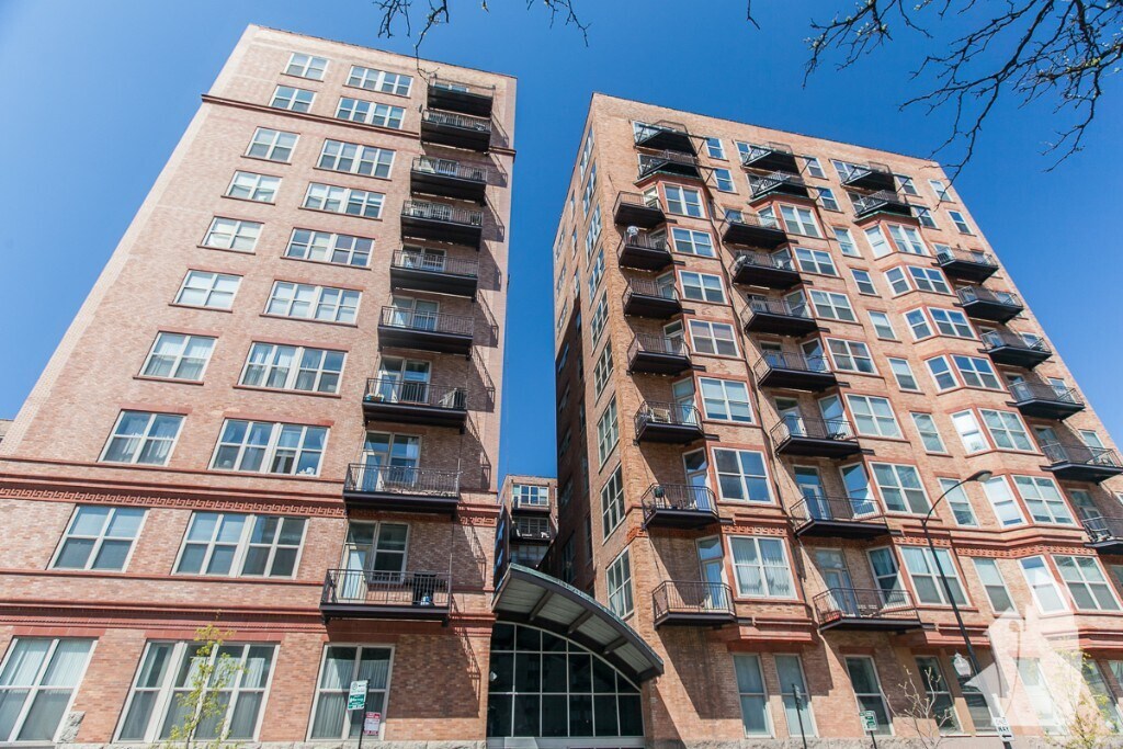 Primary Photo - 500 S Clinton St