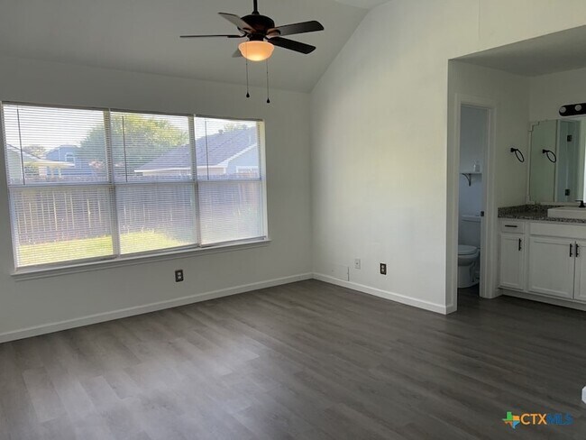Foto del edificio - 2503 Armadillo Dr