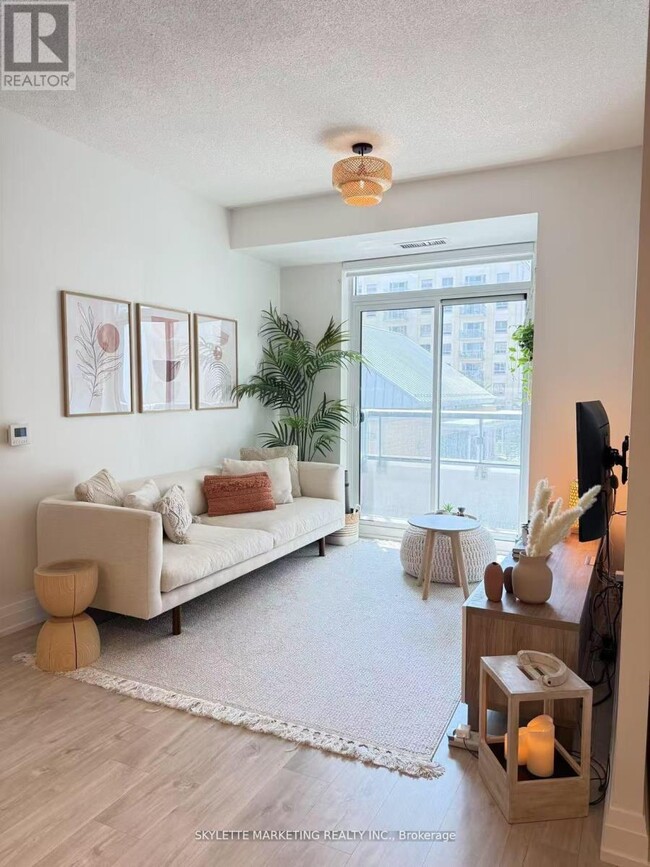 Photo du bâtiment - 591-591 Sheppard Ave E