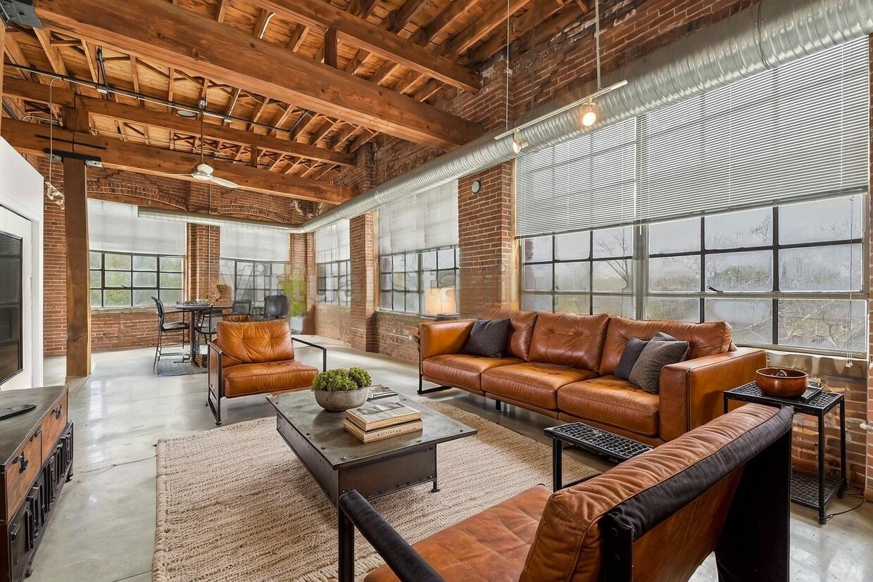 Primary Photo - SoHo Lofts