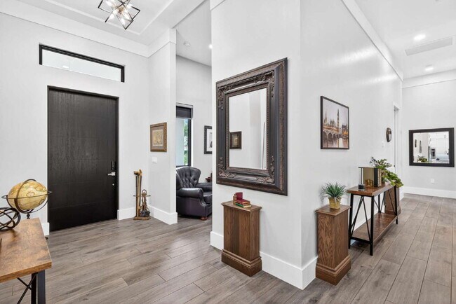 Foto del edificio - Newly built upscale home on a private 1-acre lot in the quiet Bell Villa community of Bonita Spri...