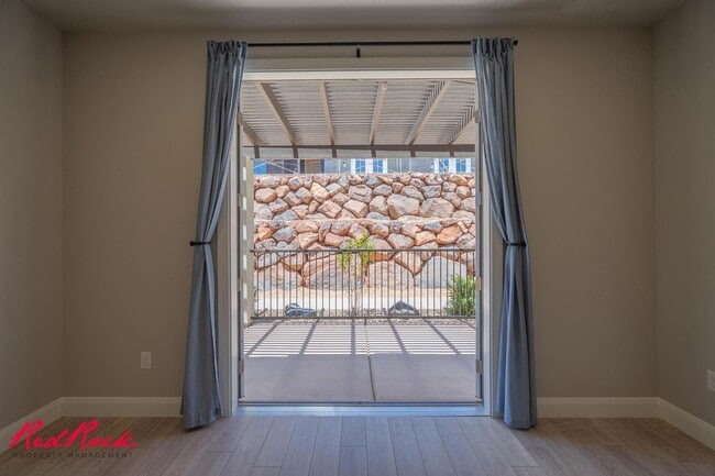Building Photo - Modern Washington UT Home with 3 Bedrooms ...