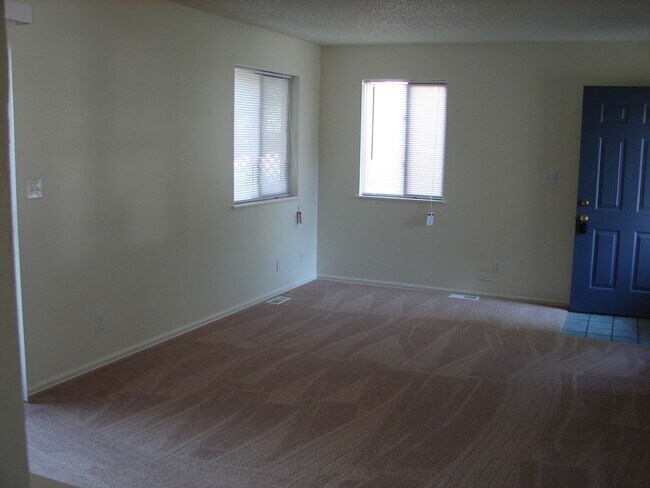 Building Photo - NO LONGER ACCEPTING APPLICATIONS!