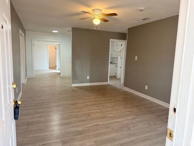 Building Photo - 1801 E 2nd St