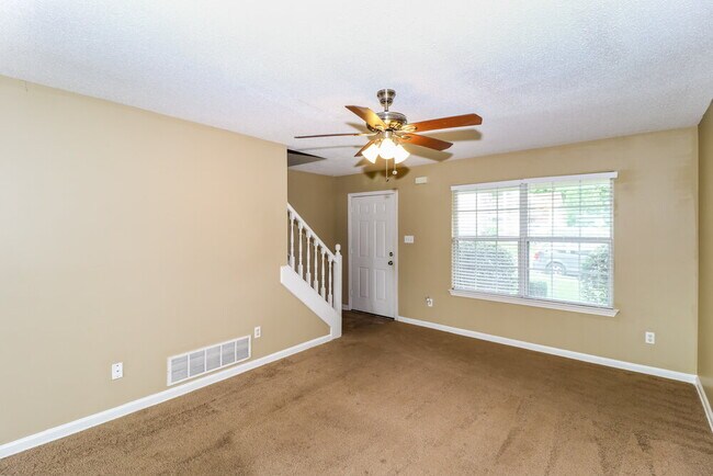 Foto del edificio - 4551 Blue River Dr