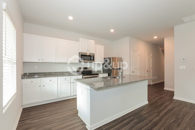 Foto del edificio - Fantastic 4bd/2.5ba home! Coming soon!