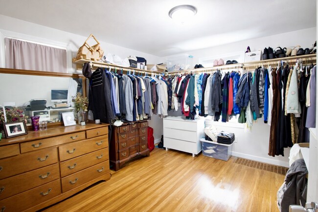 Dormitorio 1 / Vestidor - 93 Clayton St