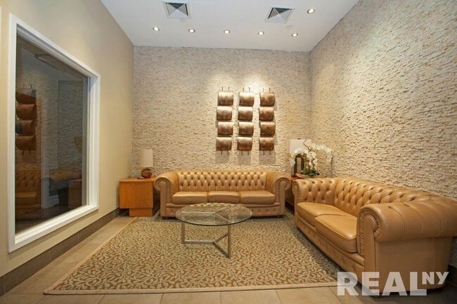 Foto del edificio - 488 Fashion Ave