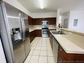 Building Photo - 903 N Santa Catalina Cir