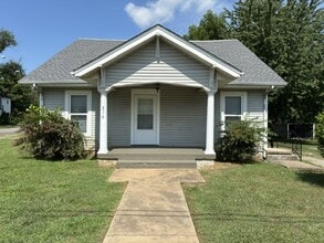 Building Photo - 216 4th Ave
