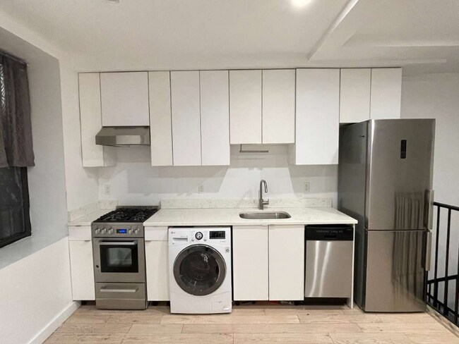 Foto del edificio - 66 E 127th St