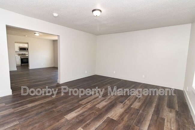 Building Photo - 506 Deck Dr