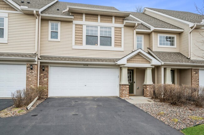 Foto del edificio - 5038 Everest Ln N