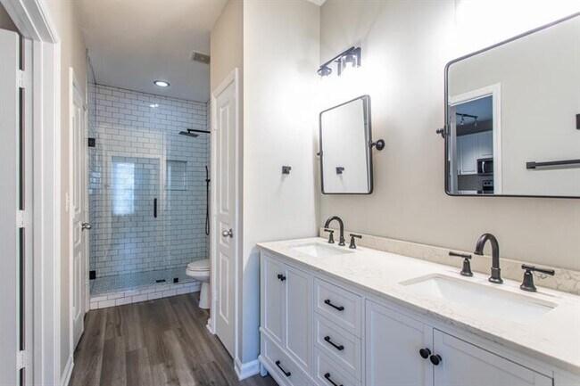 Foto del edificio - 10 Perimeter Summit Blvd