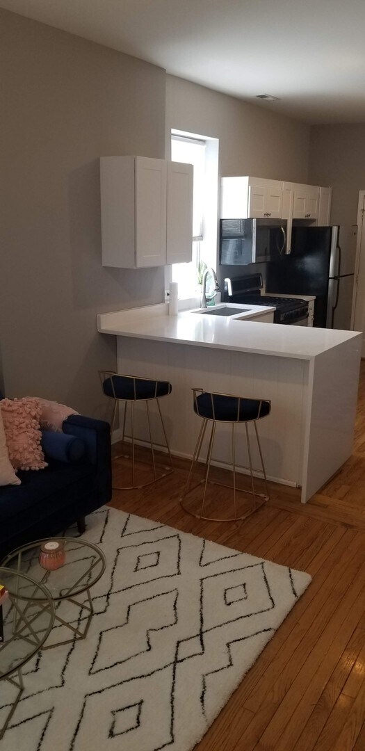 Foto del edificio - 537 N Ashland Ave