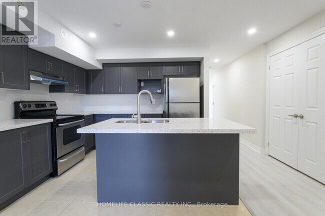 Building Photo - 2915 Bur Oak Ave