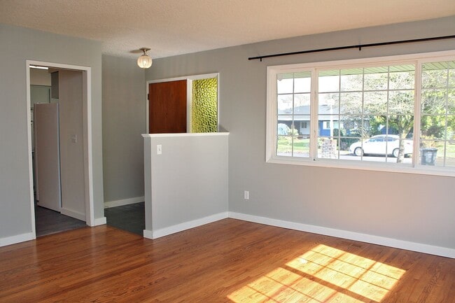 Building Photo - Beautifully Updated Argay Ranch Home with ...