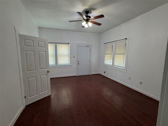 Foto del edificio - 712 Harrington St
