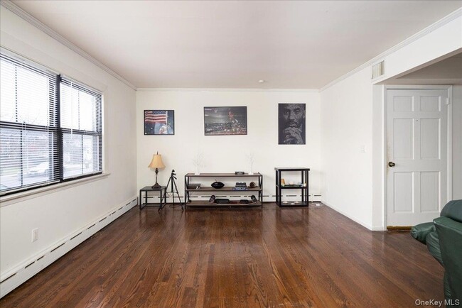 Photo - 525 E Beech St Apartment