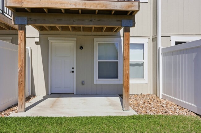 Building Photo - The Venue Townhomes