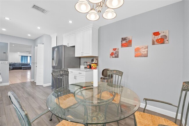 Foto del edificio - 7507 Ace Rd N