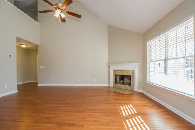 Foto del edificio - 6030 Eden Ln