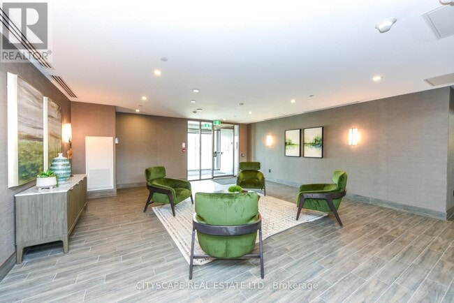 Building Photo - 450 Dundas St E