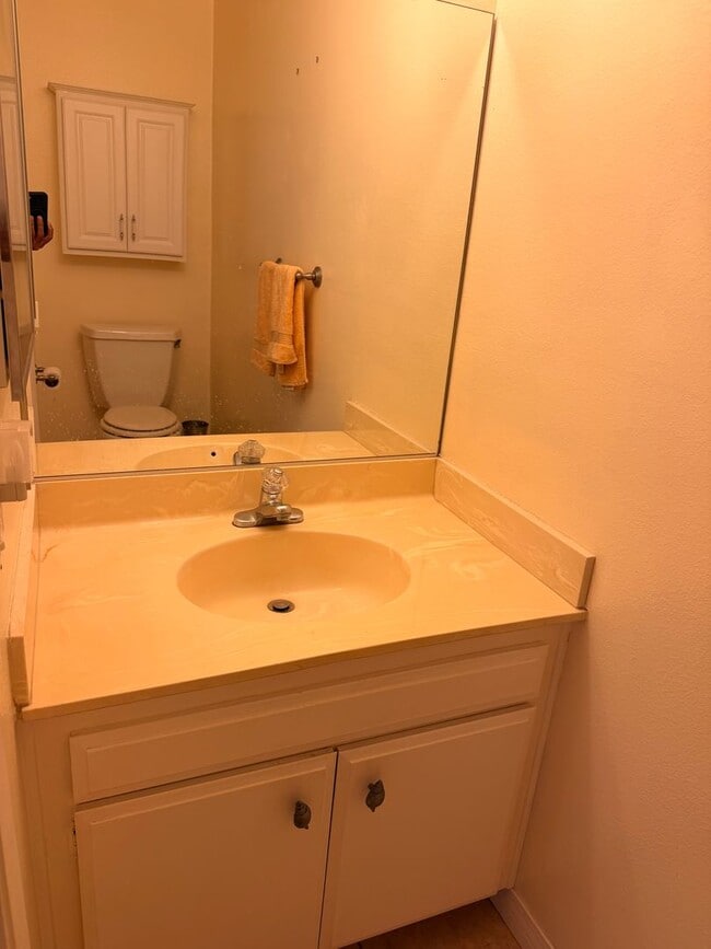 Building Photo - 223 E Surfside Dr