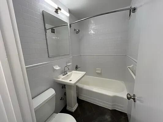 Foto del edificio - 320 E 23rd St