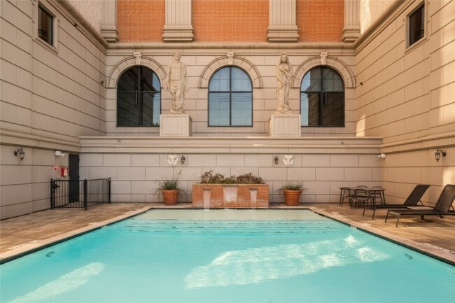 Building Photo - 1025 S Shepherd Dr