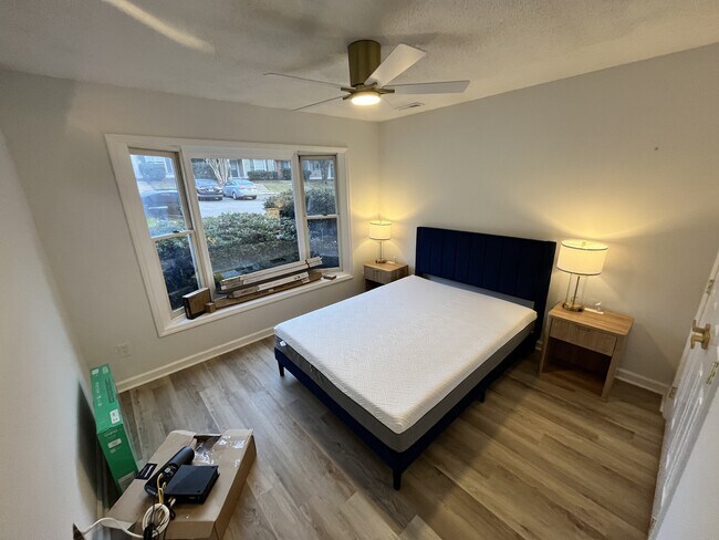 Foto del edificio - 77 Forest Oaks Dr