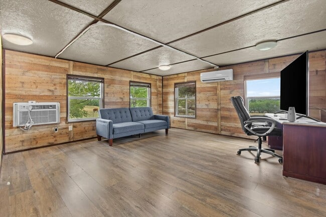 Foto del edificio - 480 Grandpa Rd