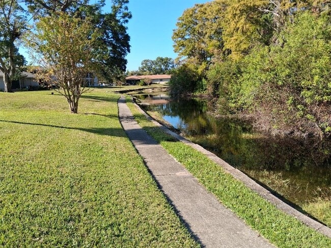 Foto del edificio - 7737 Eureka Dr